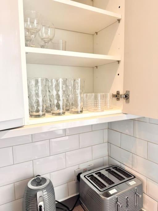 5 Bed Property In Se12 London Exterior photo