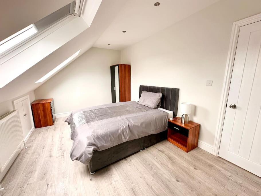 5 Bed Property In Se12 London Exterior photo