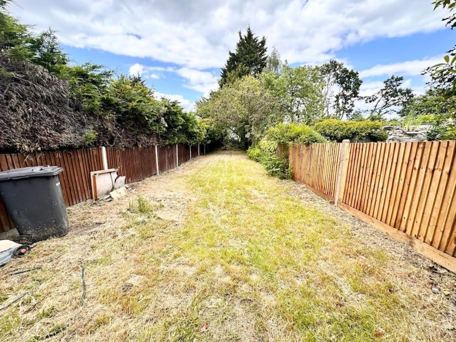 5 Bed Property In Se12 London Exterior photo